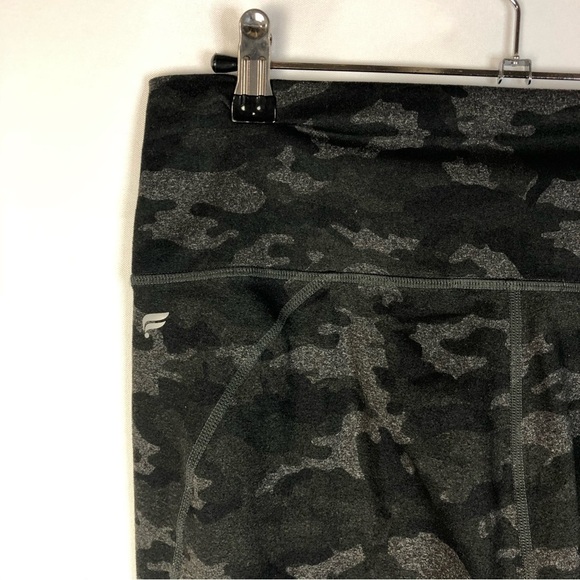Fabletics Heather Camo Powerhold 7/8 Athletic Leggings M - Picture 5 of 6